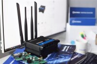 Teltonika RUT950 - Wi-Fi 4 (802.11n) - Eingebauter Ethernet-Anschluss - 3G - 4G - Schwarz - Tabletop-Router